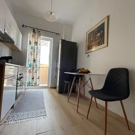 Apartment Cozy 1bdrm Next To Metro Station!